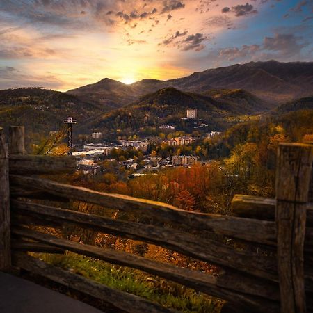 Bear Den, Hot Tub, 1089 Of Free Attraction Tickets For Each Paid Day, Dollywood And More! Sevierville Exterior photo