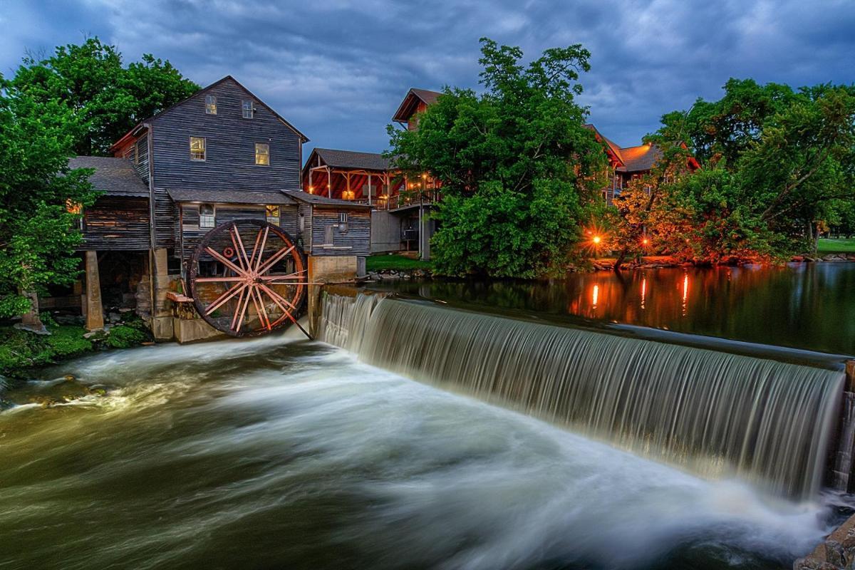 Bear Den, Hot Tub, 1089 Of Free Attraction Tickets For Each Paid Day, Dollywood And More! Sevierville Exterior photo