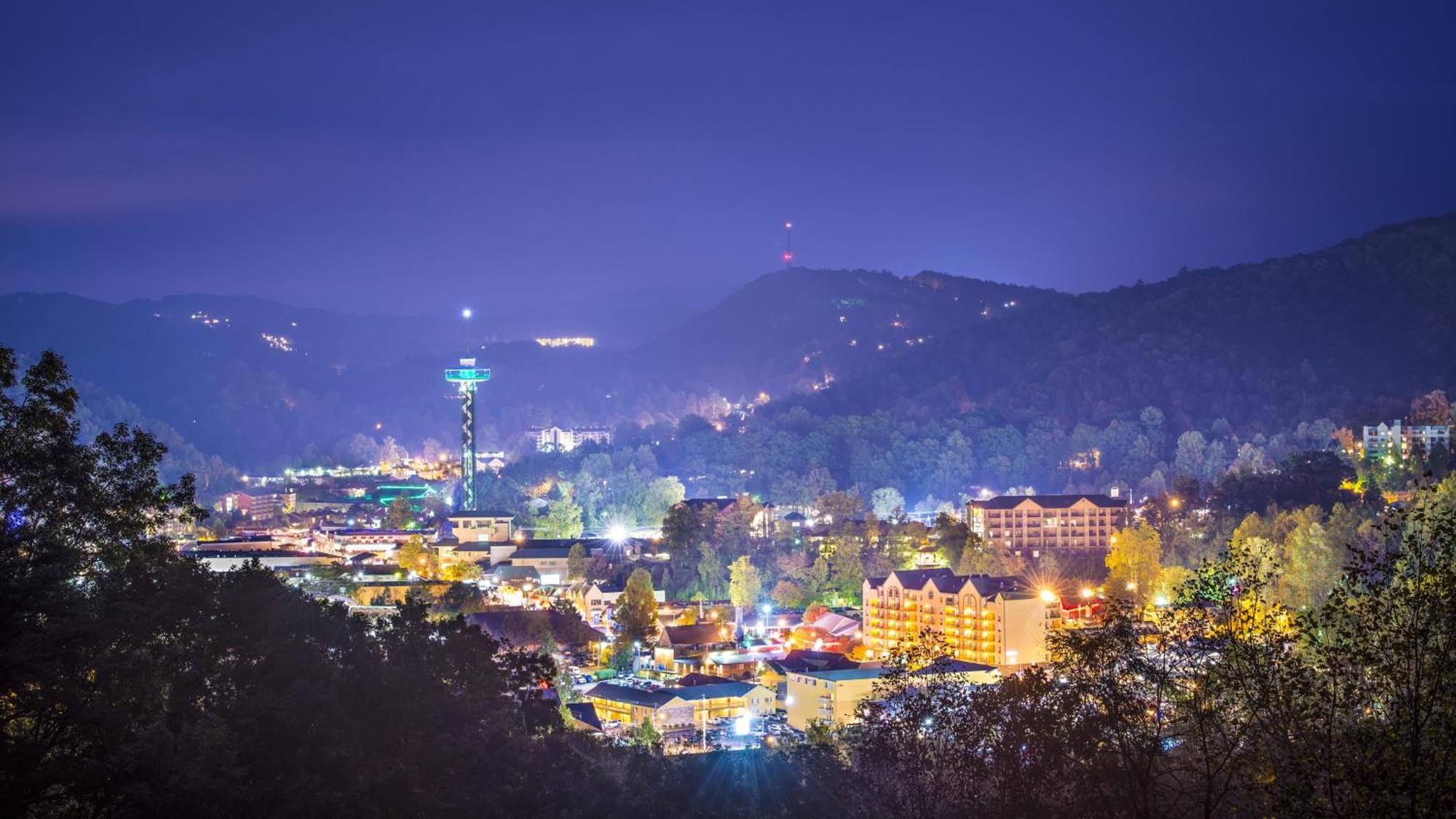 Bear Den, Hot Tub, 1089 Of Free Attraction Tickets For Each Paid Day, Dollywood And More! Sevierville Exterior photo